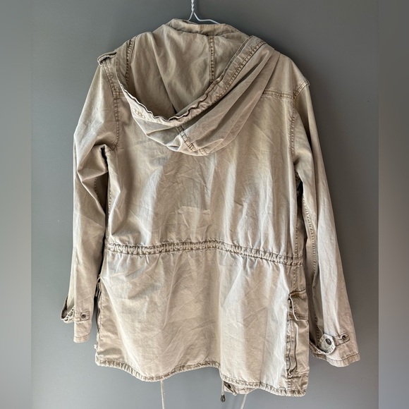 Aritzia Talula size small Women's Tan Utility trooper Jacket, 100% Cotton, Tan - Picture 9 of 10